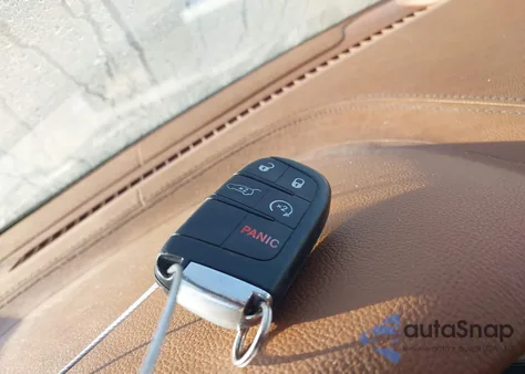 2015 Jeep Grand Cherokee Summit z USA, uszkodzony, nr VIN 1C4RJFJG4FC143379